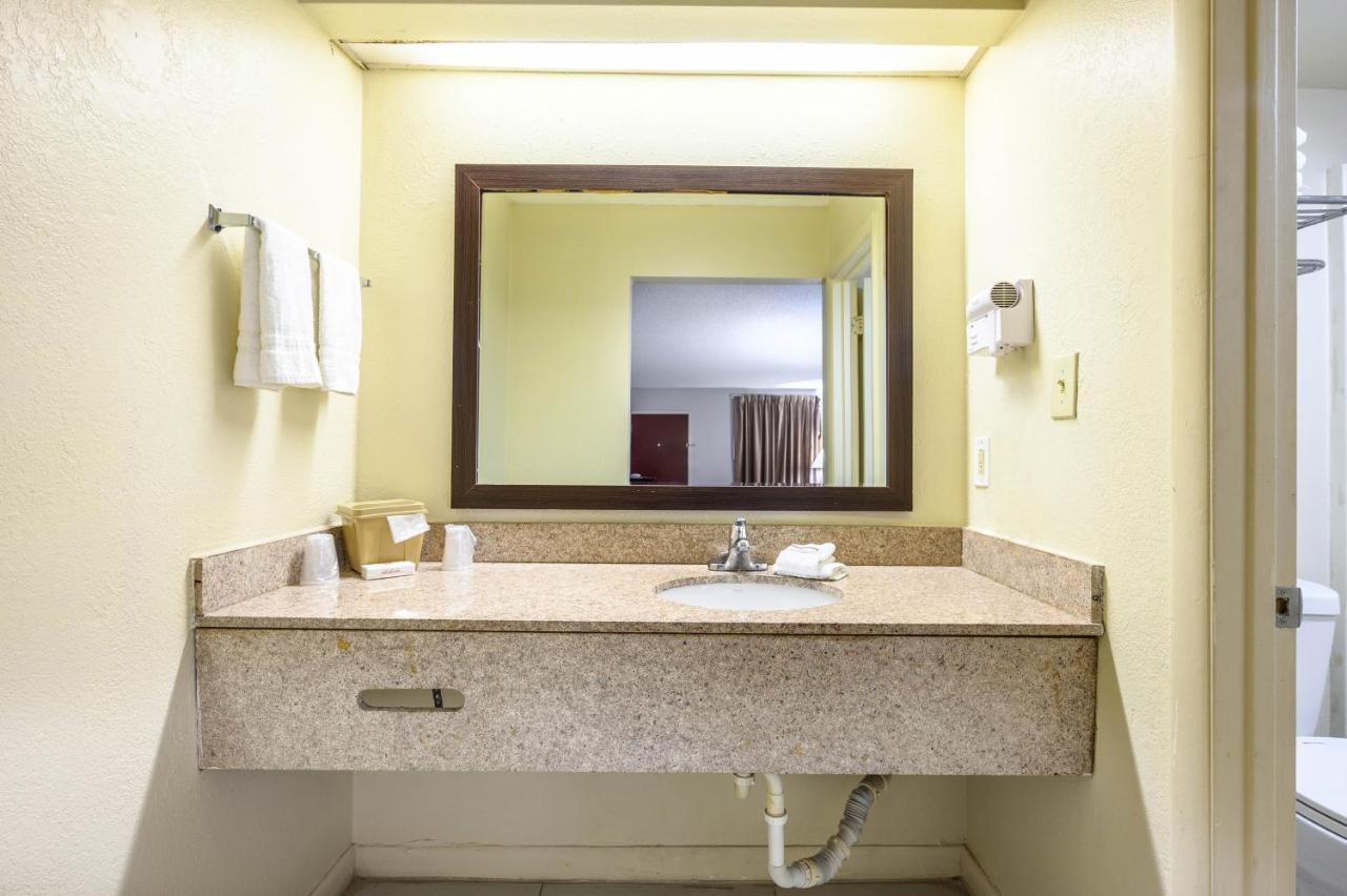 Red Roof Inn Sylacauga מראה חיצוני תמונה